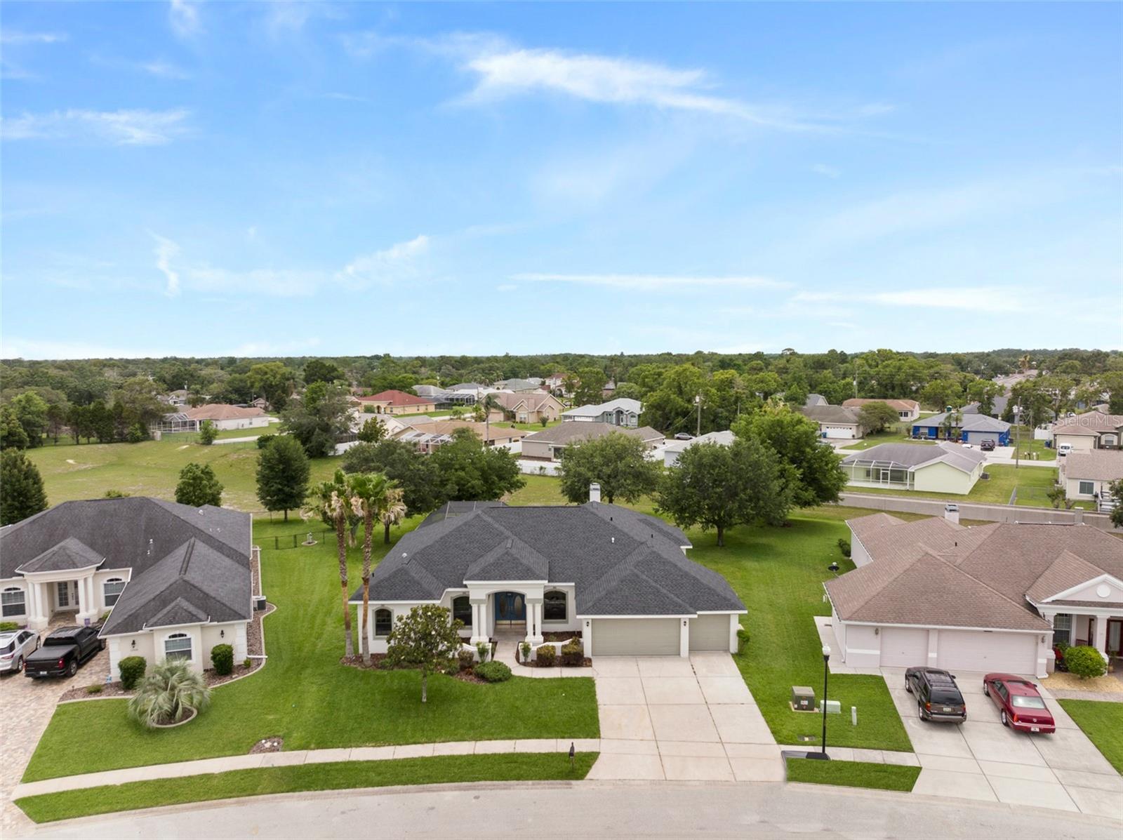 PRISTINE PLACE PH 4 - Residential