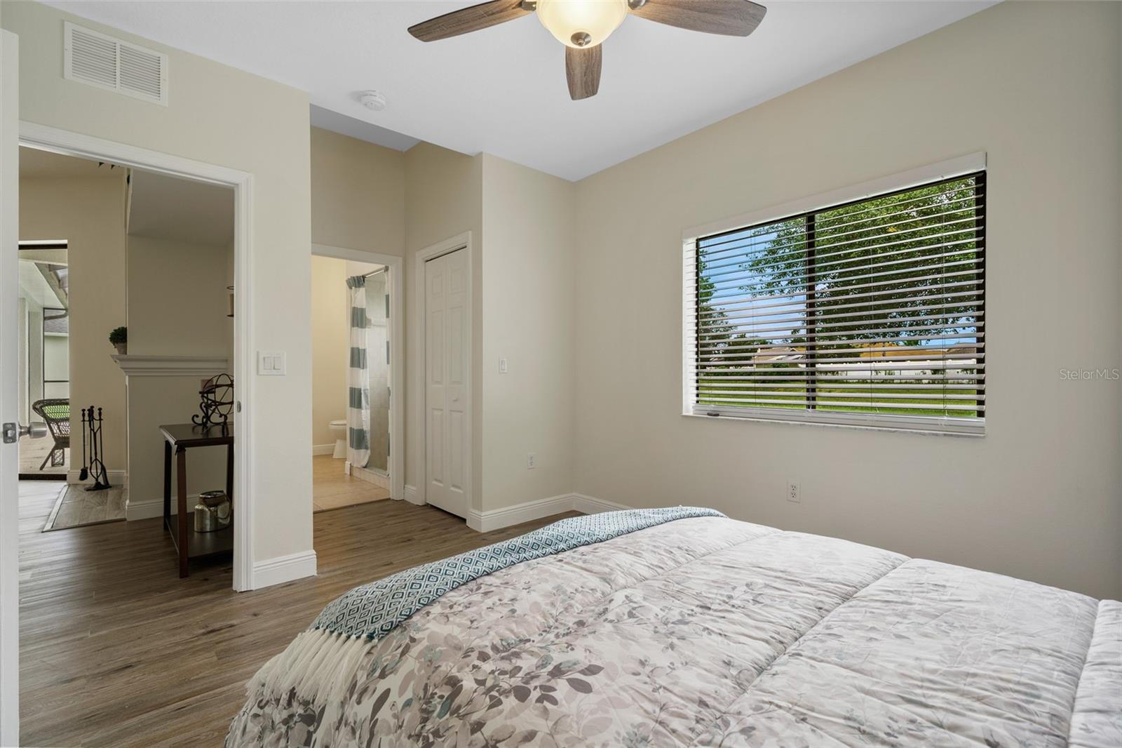 PRISTINE PLACE PH 4 - Residential