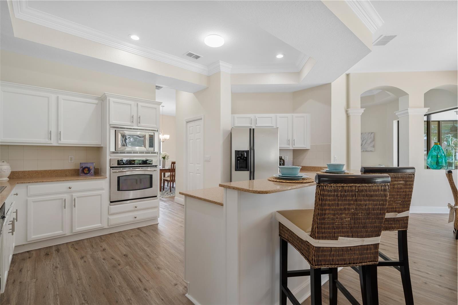 PRISTINE PLACE PH 4 - Residential