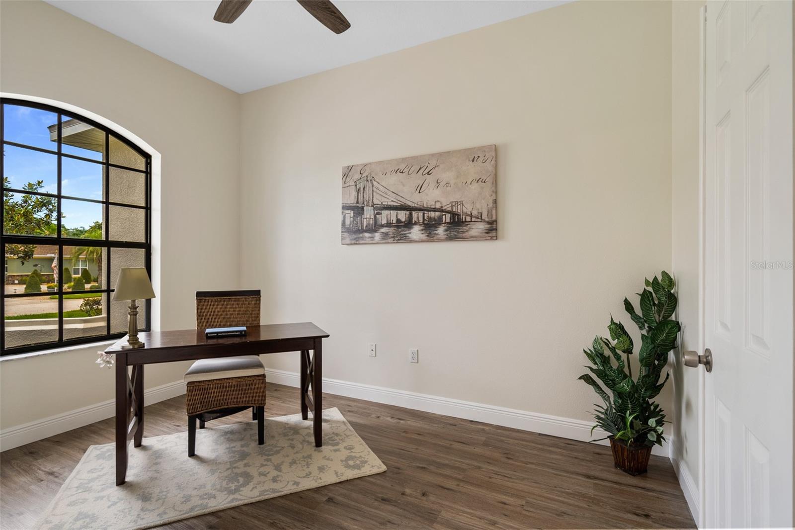 PRISTINE PLACE PH 4 - Residential