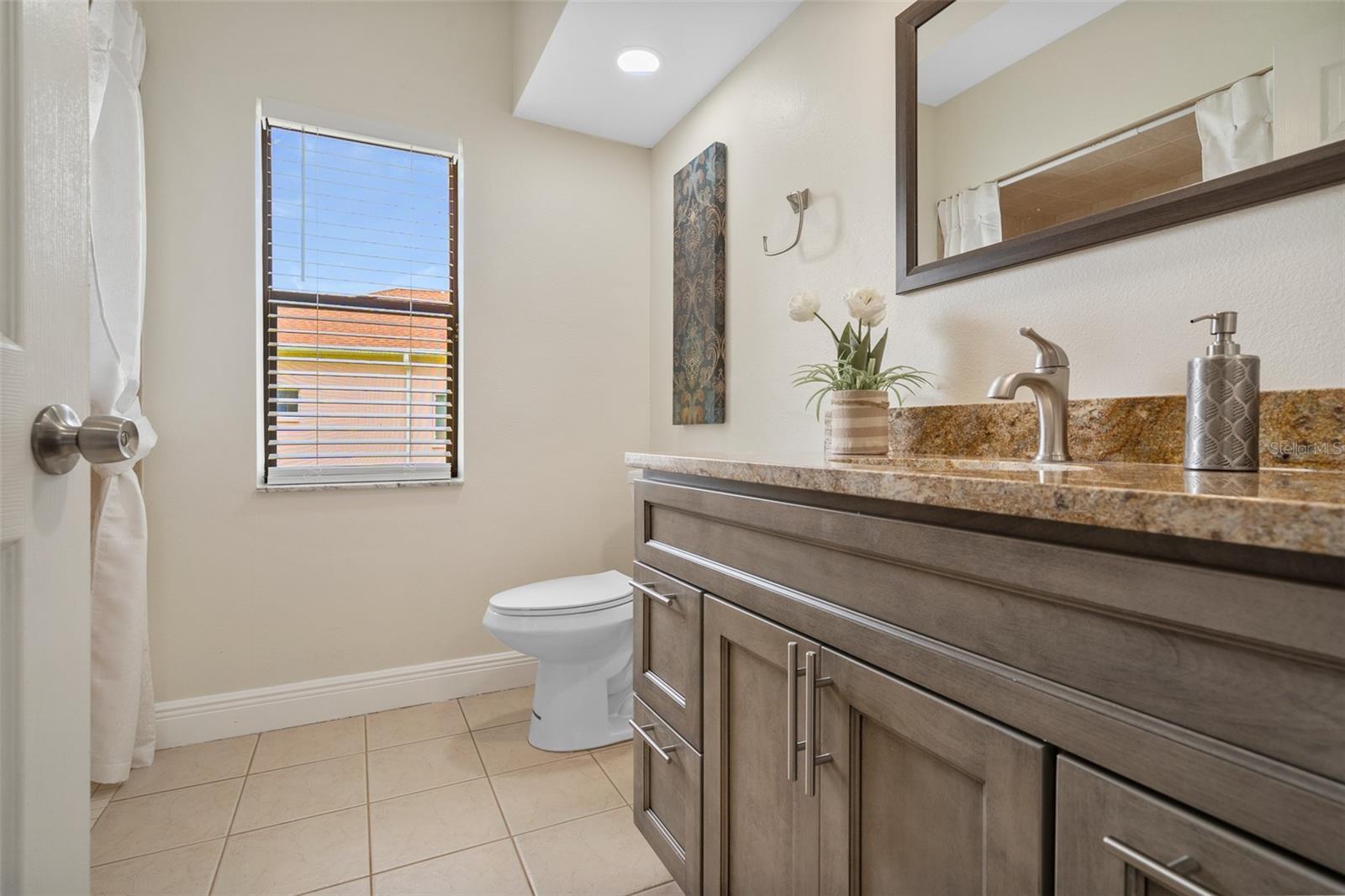 PRISTINE PLACE PH 4 - Residential