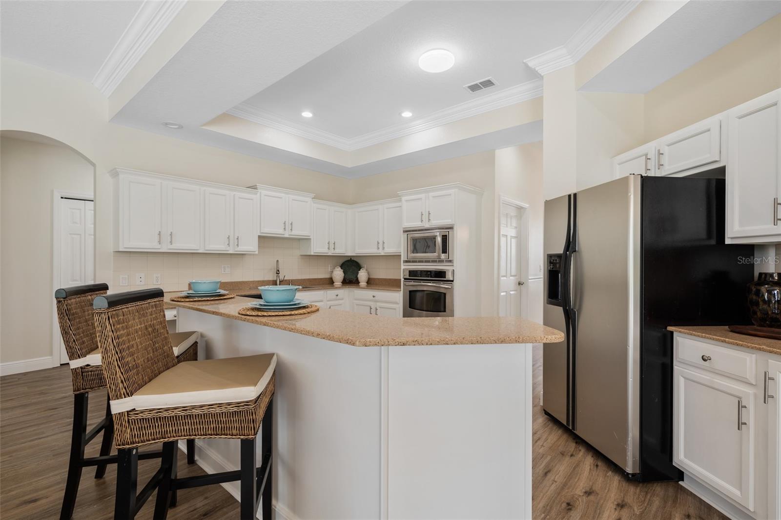 PRISTINE PLACE PH 4 - Residential