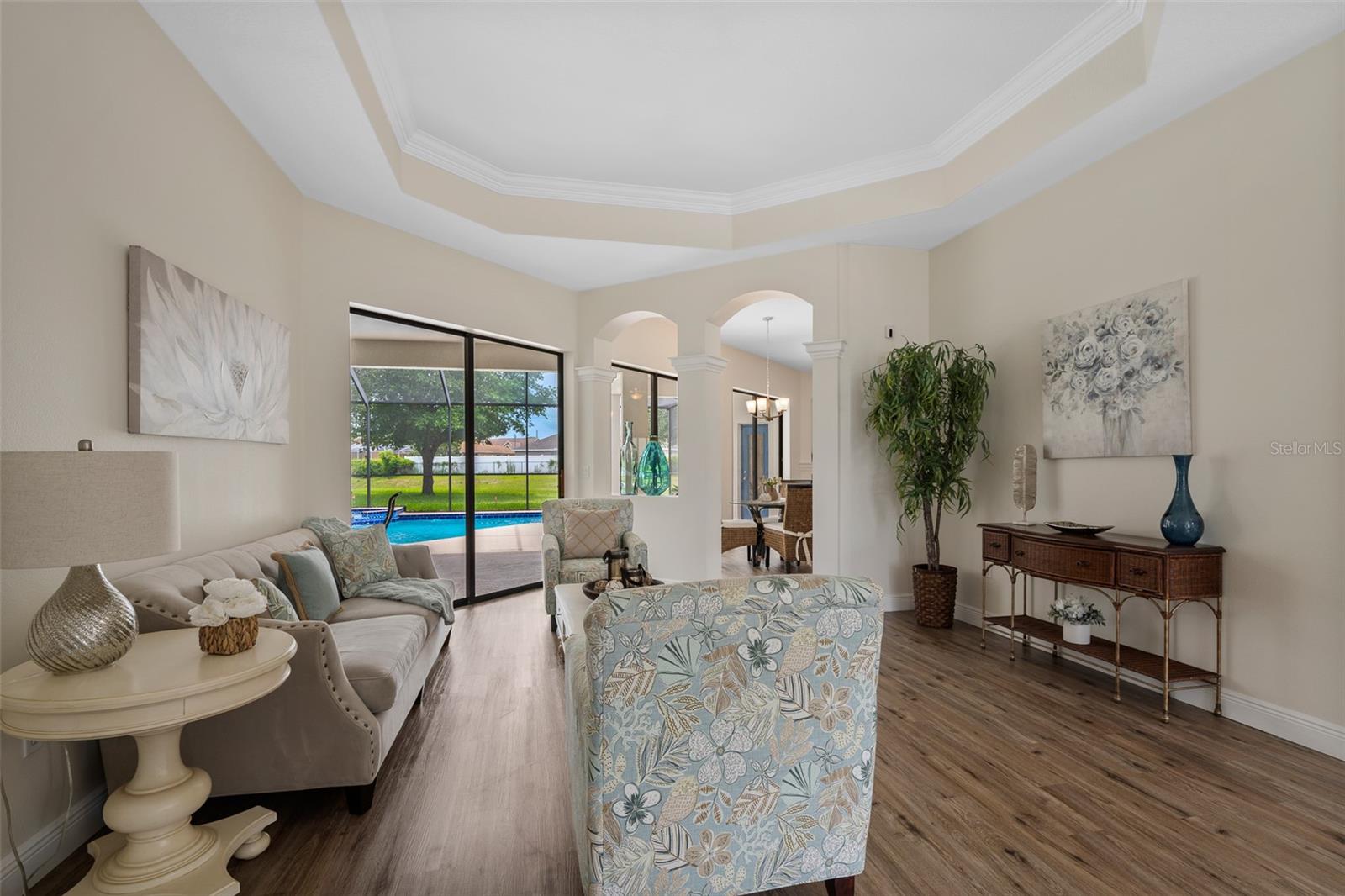 PRISTINE PLACE PH 4 - Residential