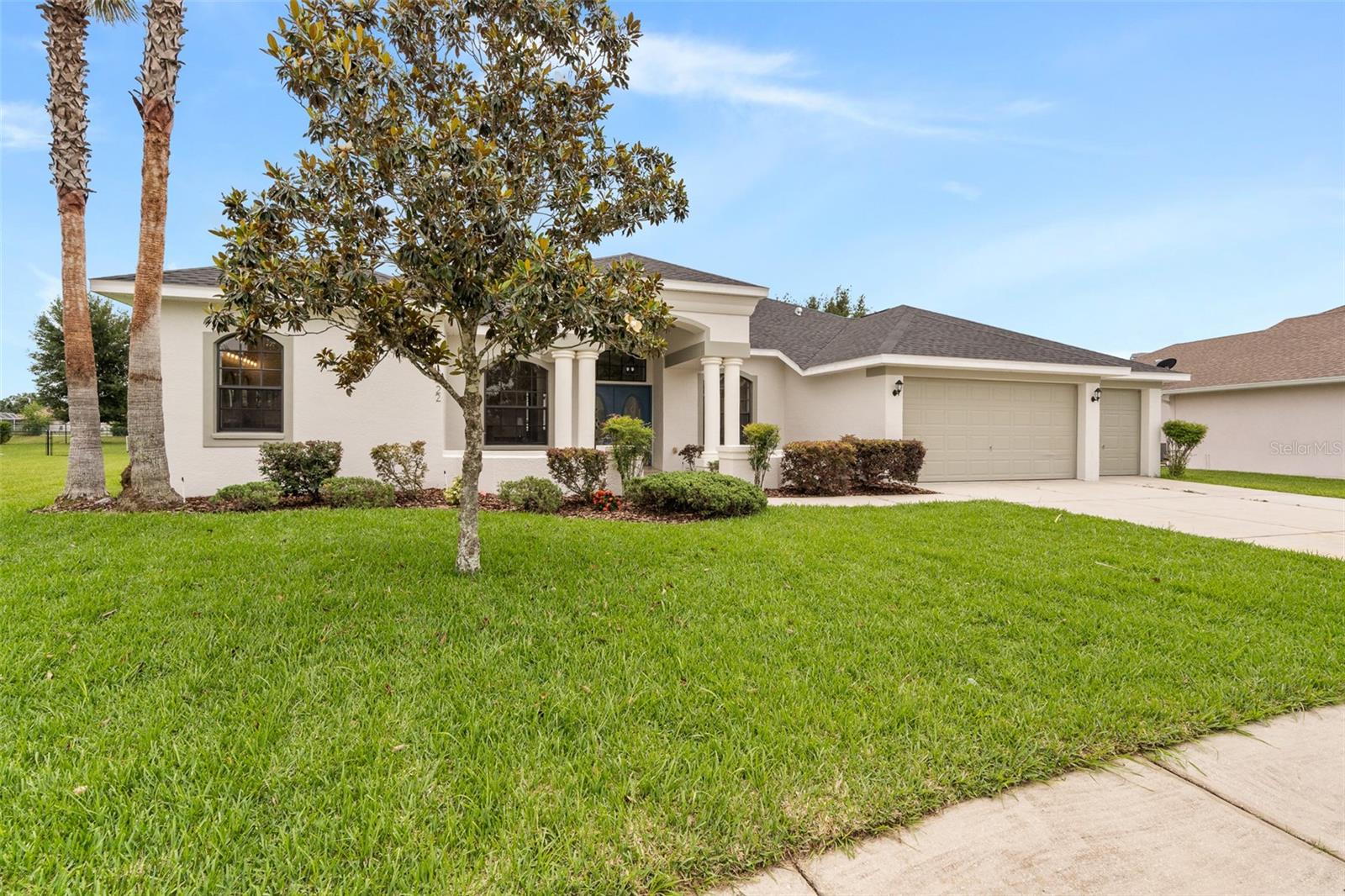 PRISTINE PLACE PH 4 - Residential