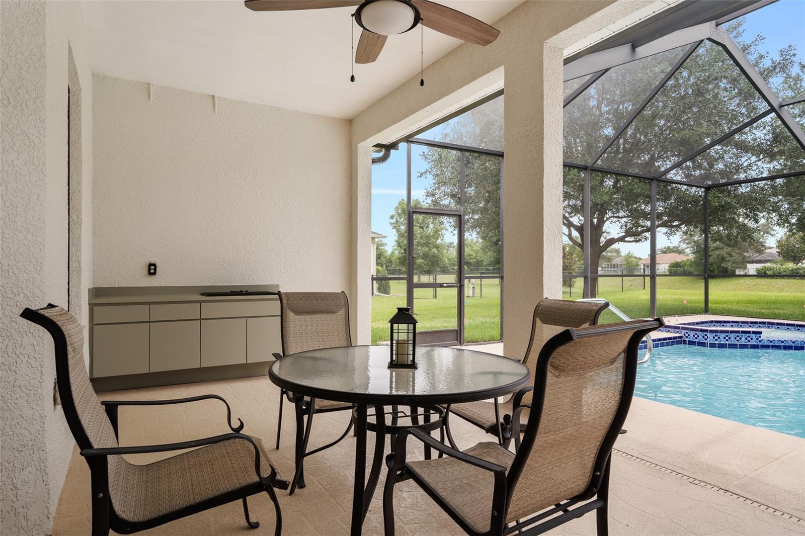 PRISTINE PLACE PH 4 - Residential