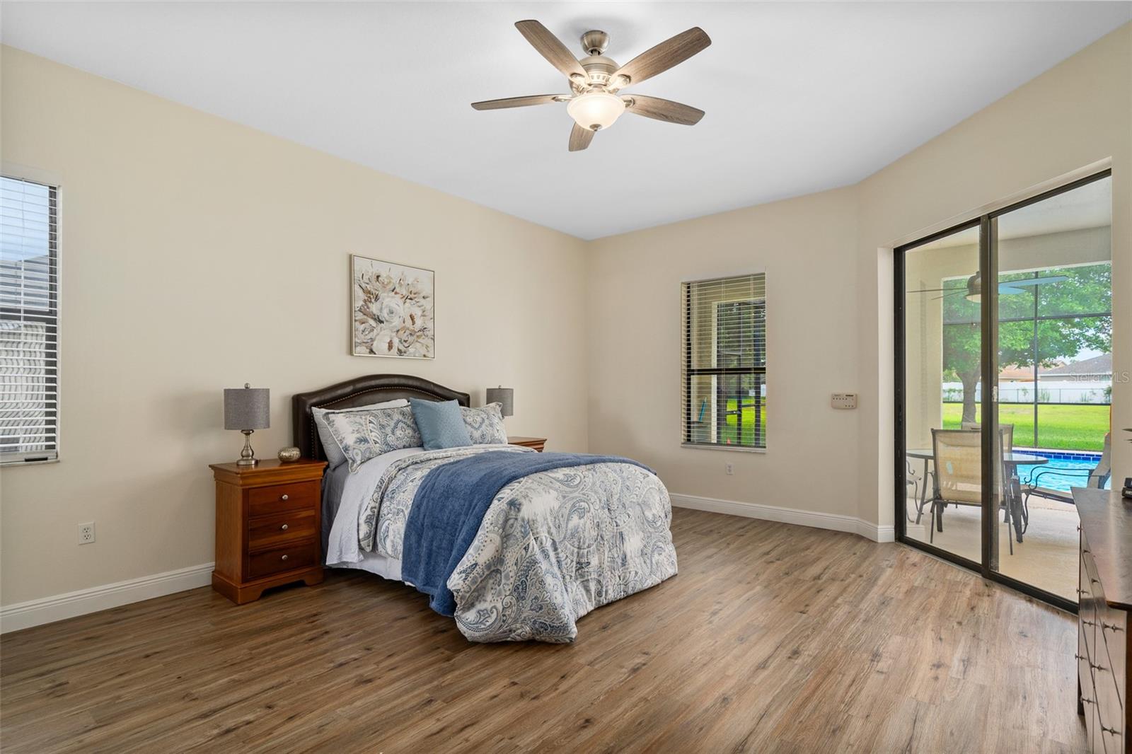 PRISTINE PLACE PH 4 - Residential