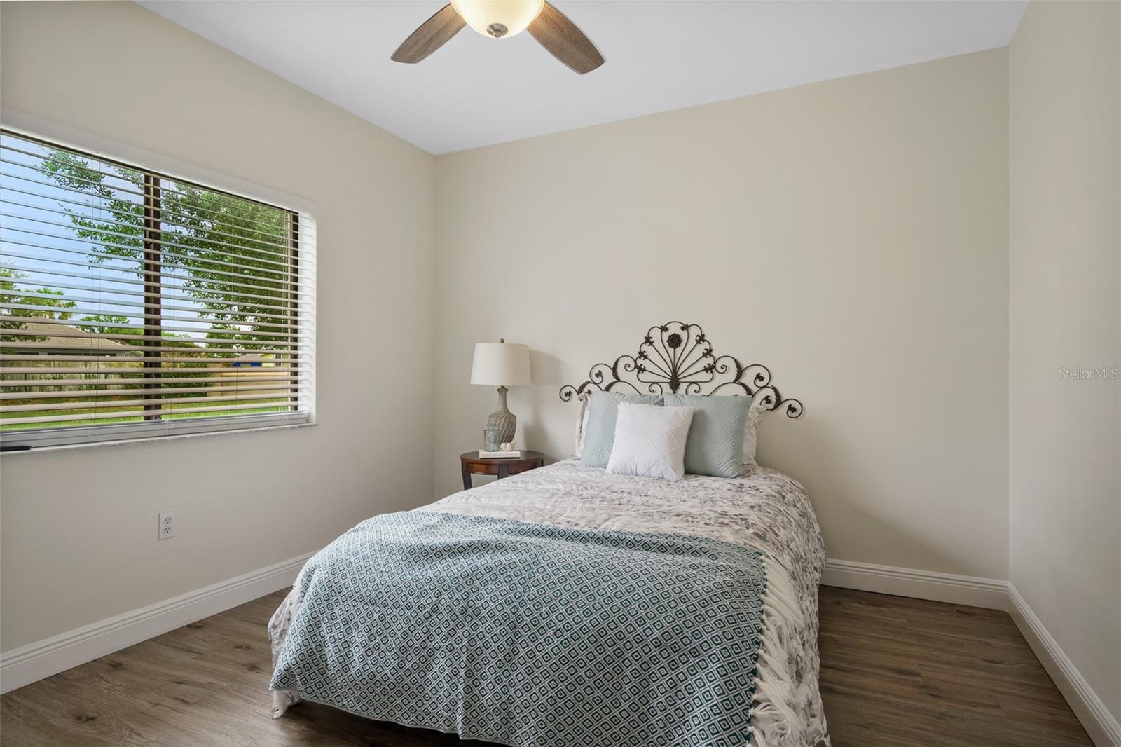 PRISTINE PLACE PH 4 - Residential