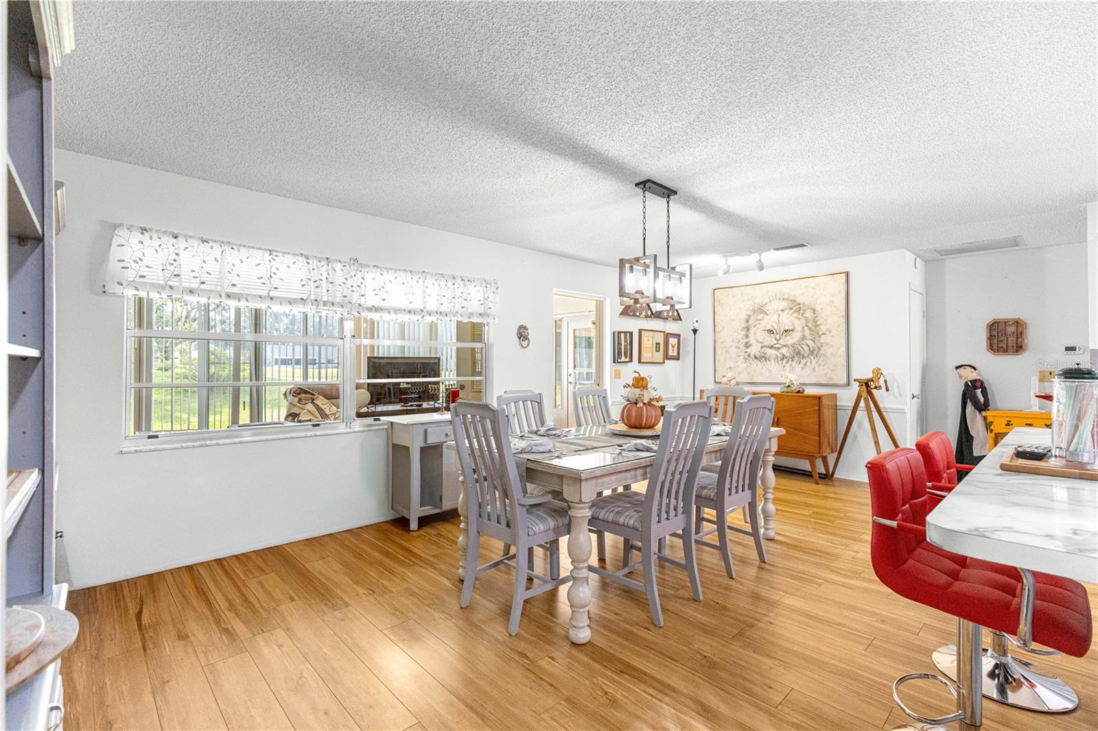 ON TOP OF THE WORLD - Residential