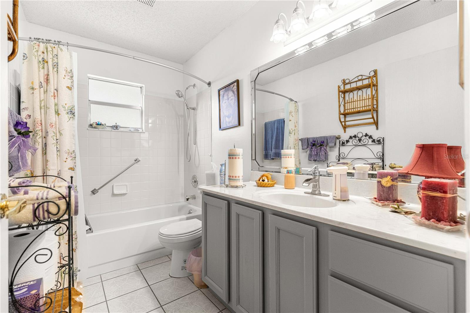 ON TOP OF THE WORLD - Residential