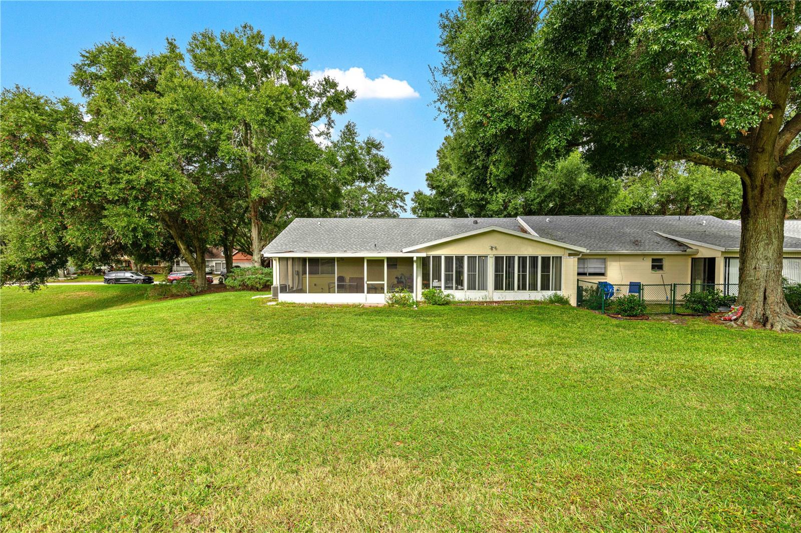 ON TOP OF THE WORLD - Residential