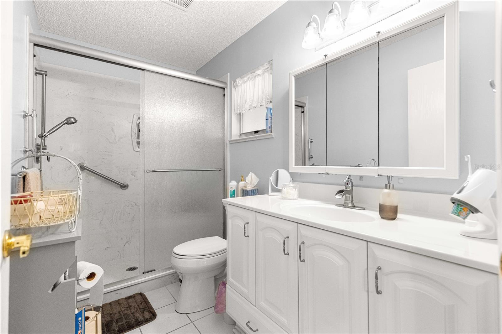 ON TOP OF THE WORLD - Residential