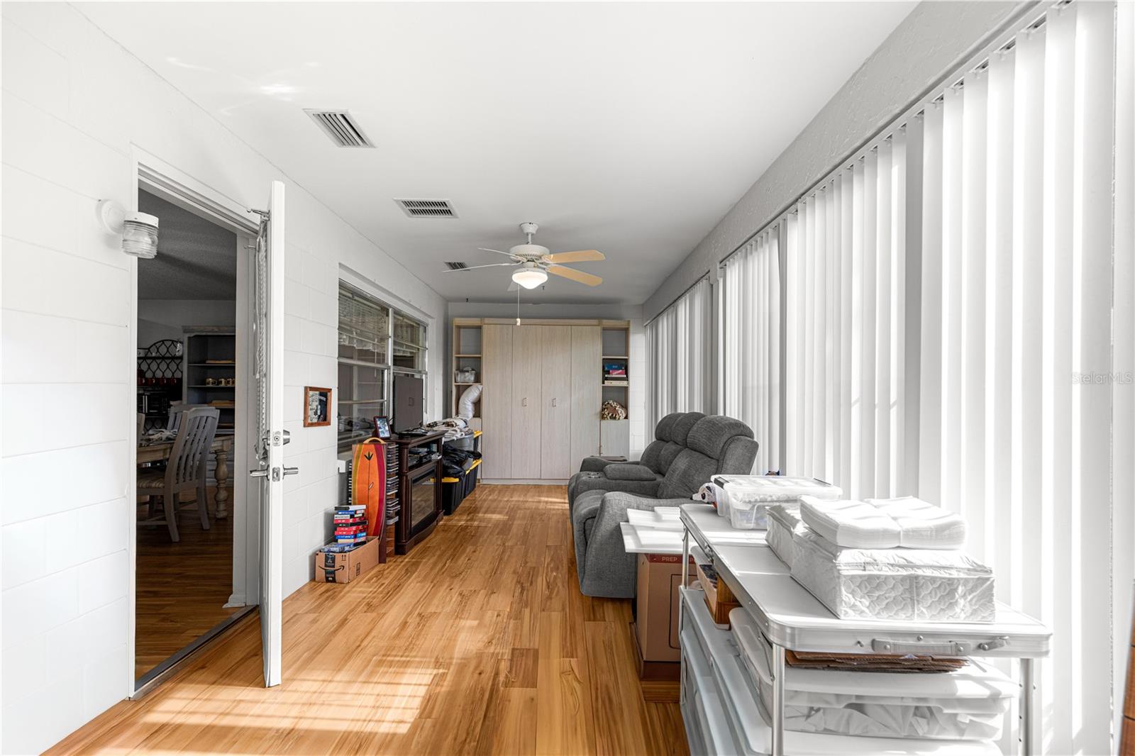 ON TOP OF THE WORLD - Residential