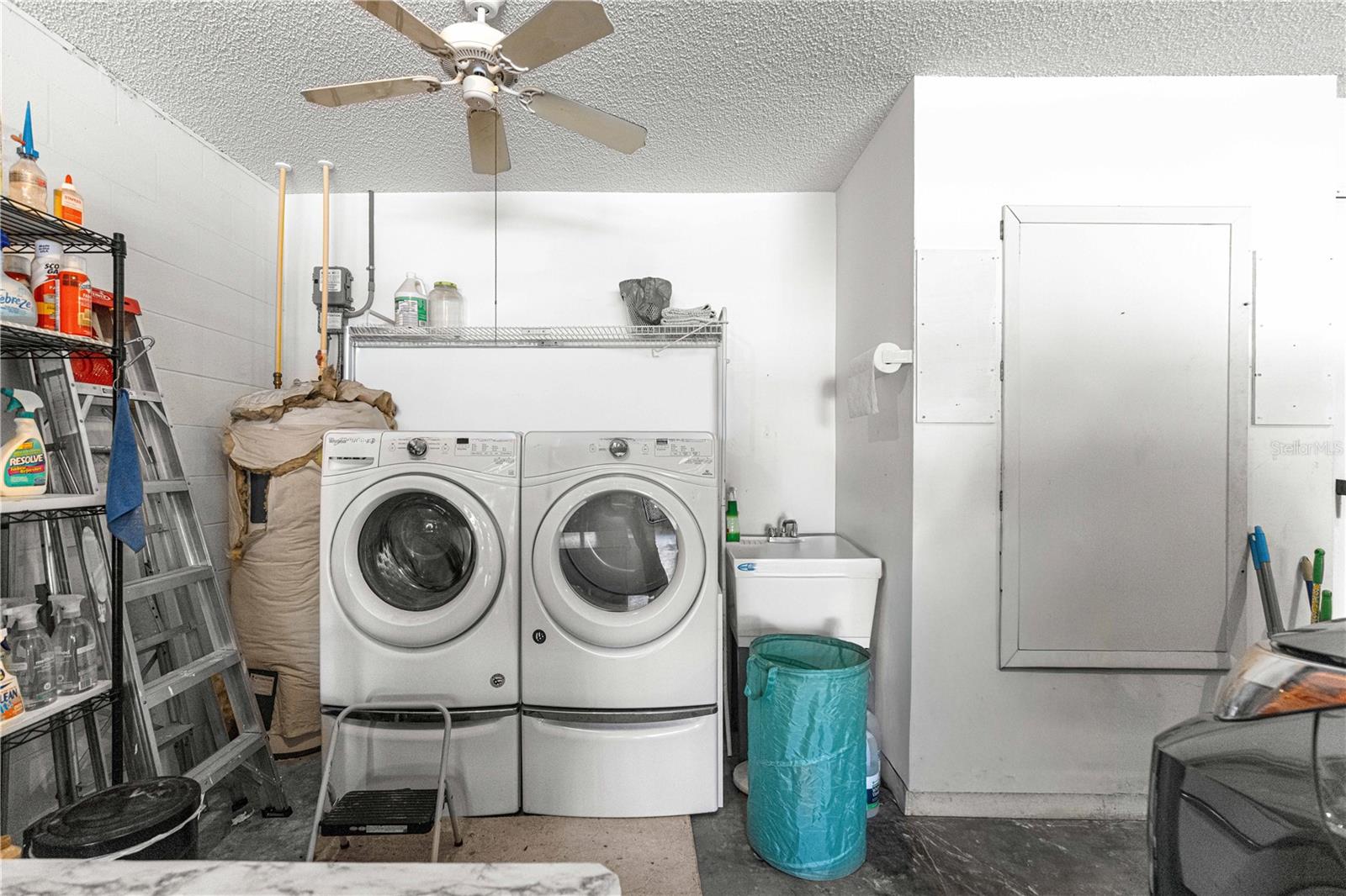 ON TOP OF THE WORLD - Residential