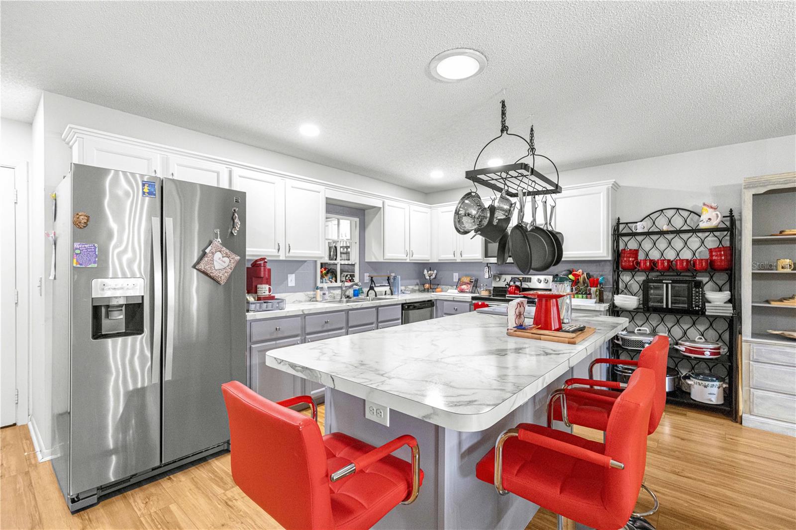 ON TOP OF THE WORLD - Residential