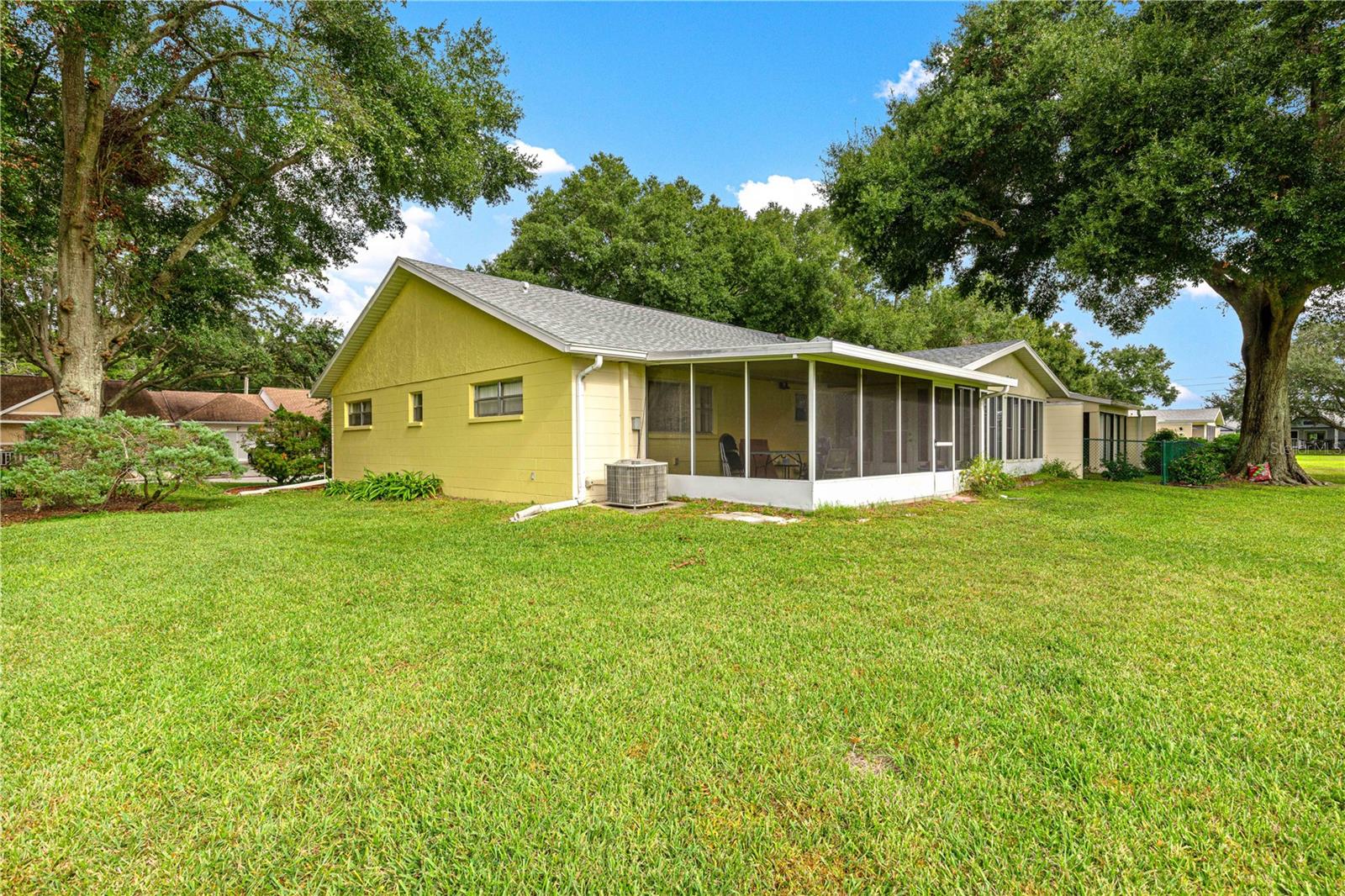 ON TOP OF THE WORLD - Residential