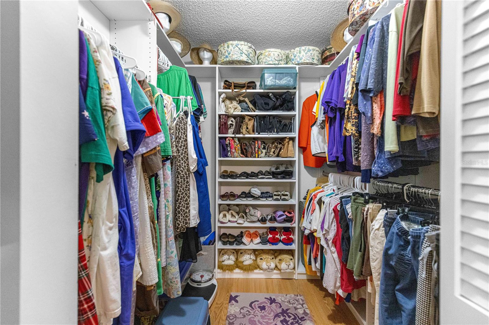 ON TOP OF THE WORLD - Residential