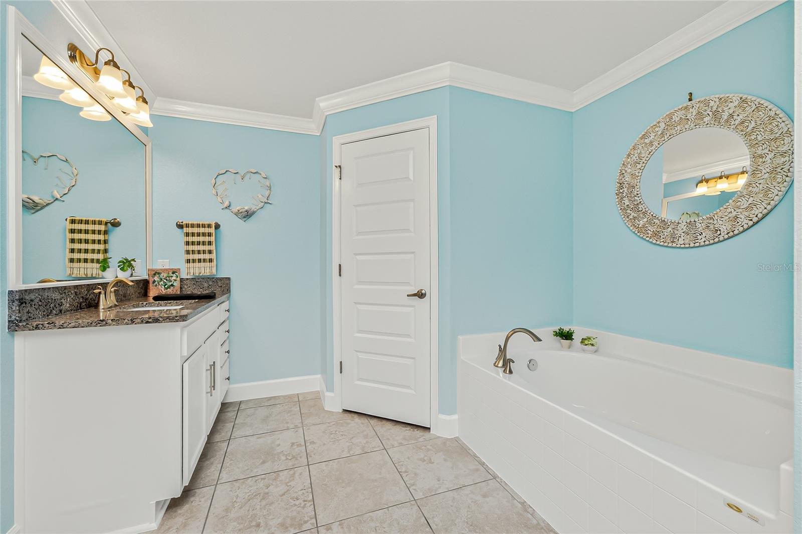 ROTONDA LAKES - Residential