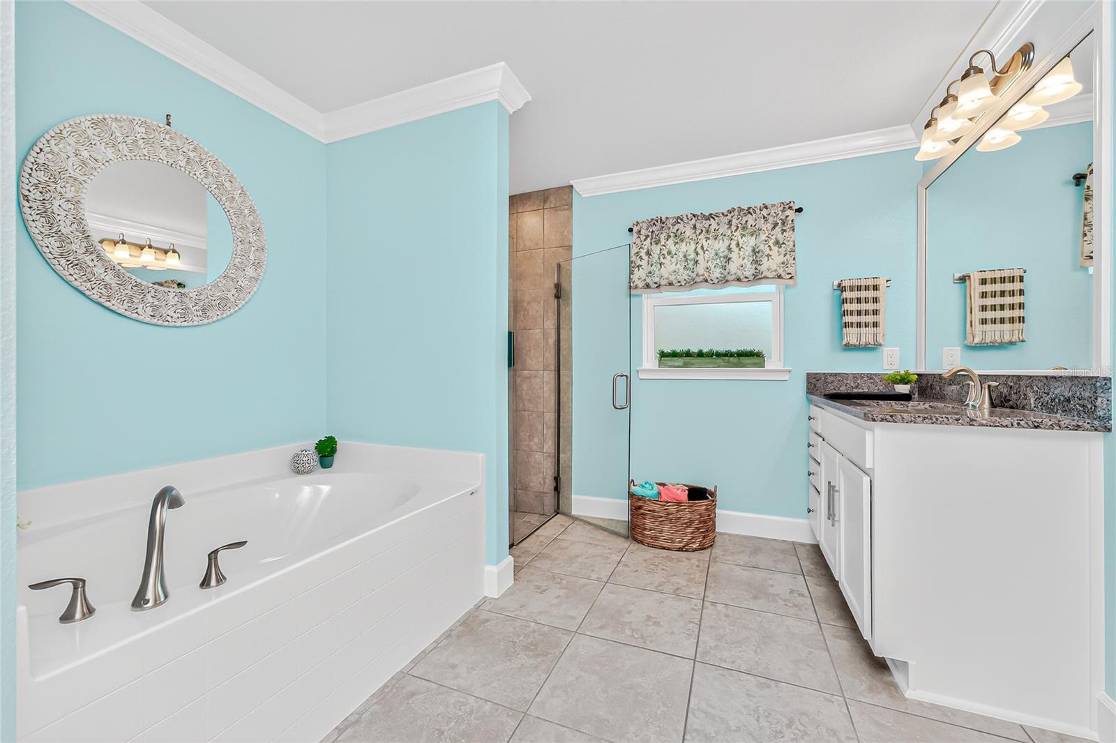 ROTONDA LAKES - Residential