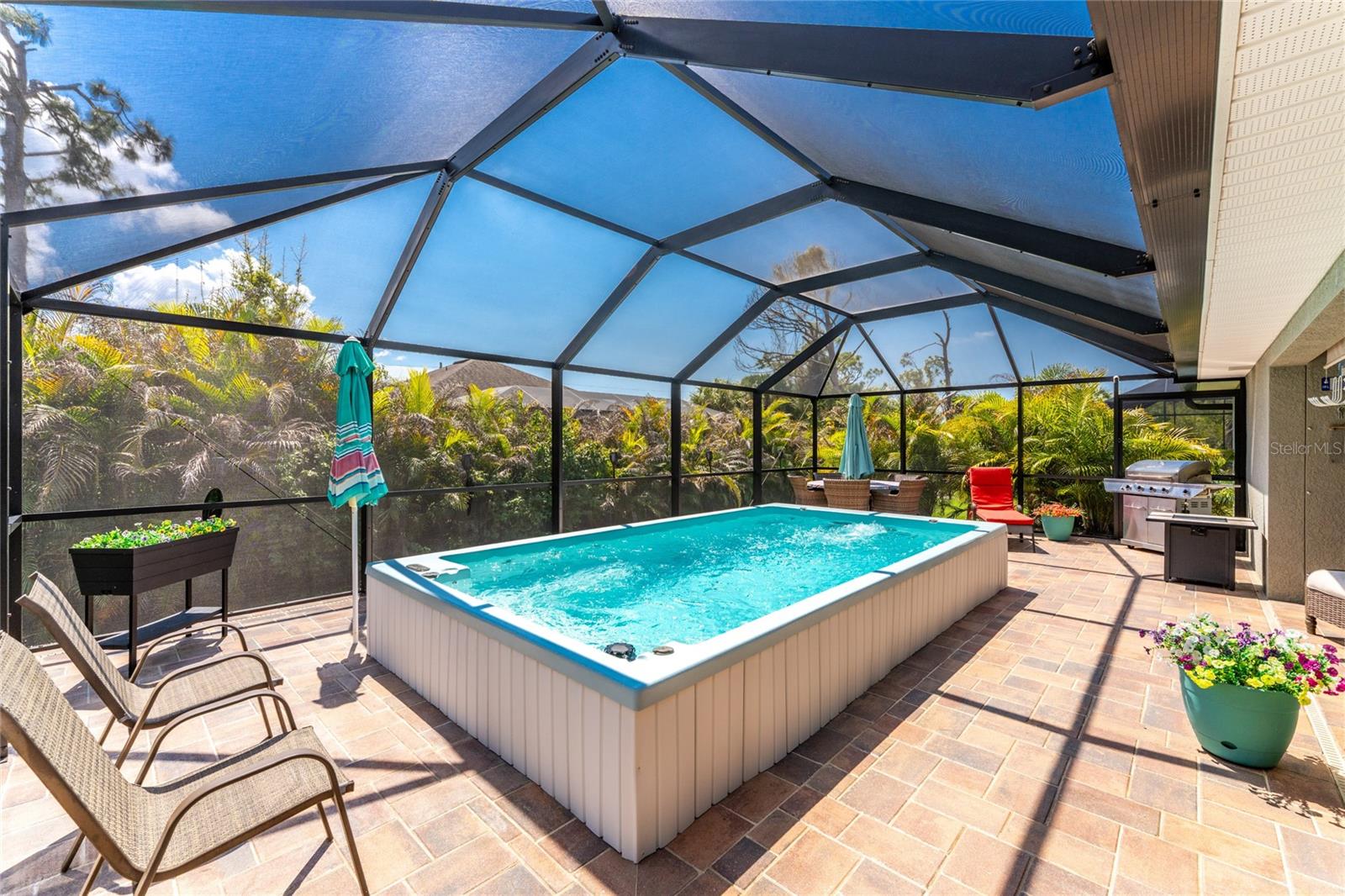 ROTONDA LAKES - Residential