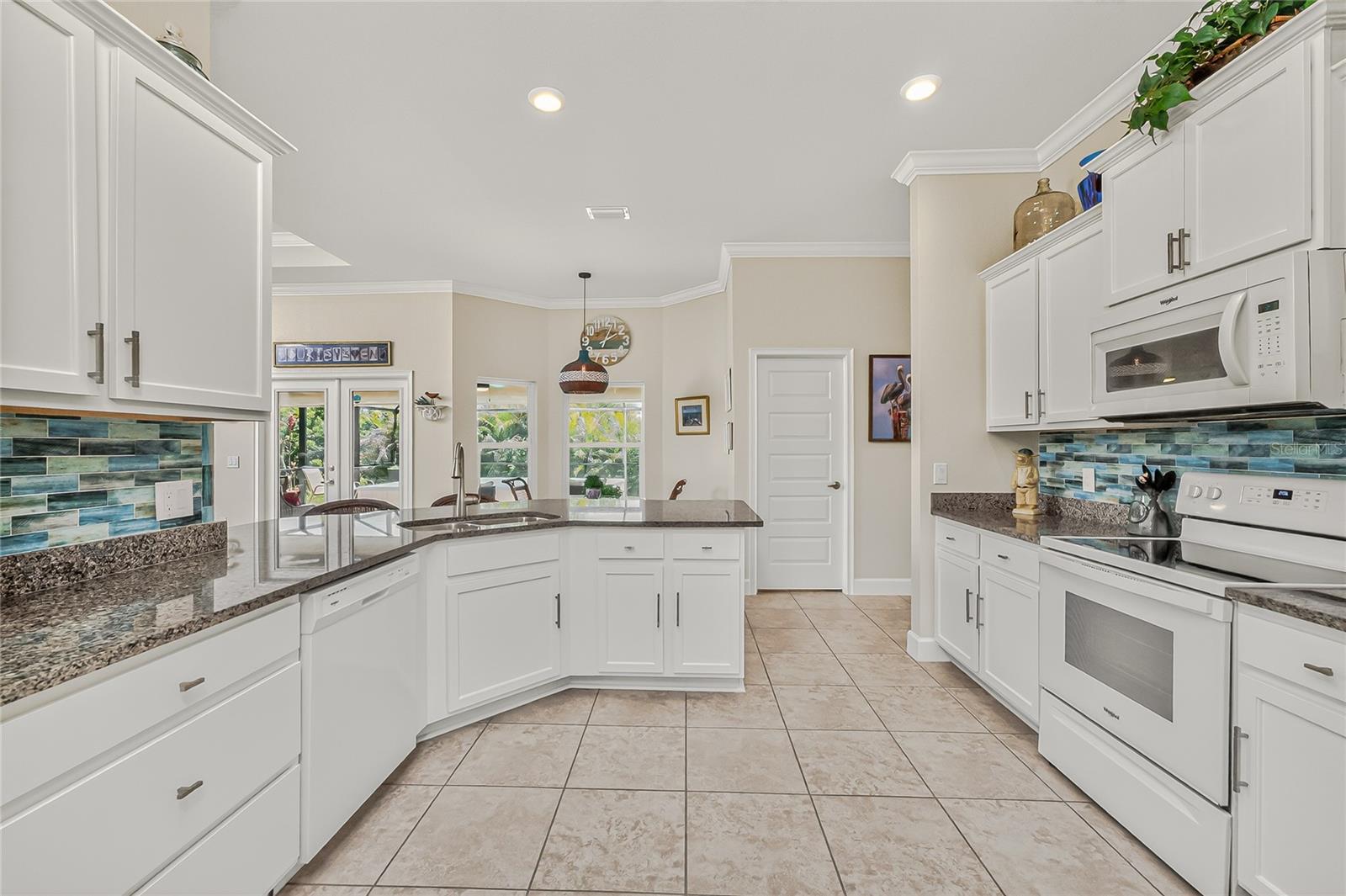 ROTONDA LAKES - Residential