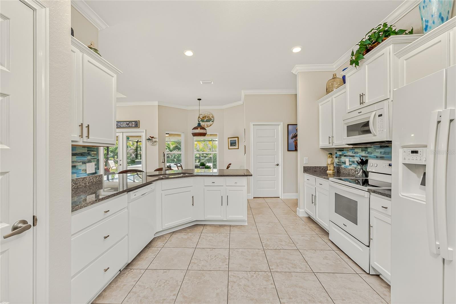 ROTONDA LAKES - Residential