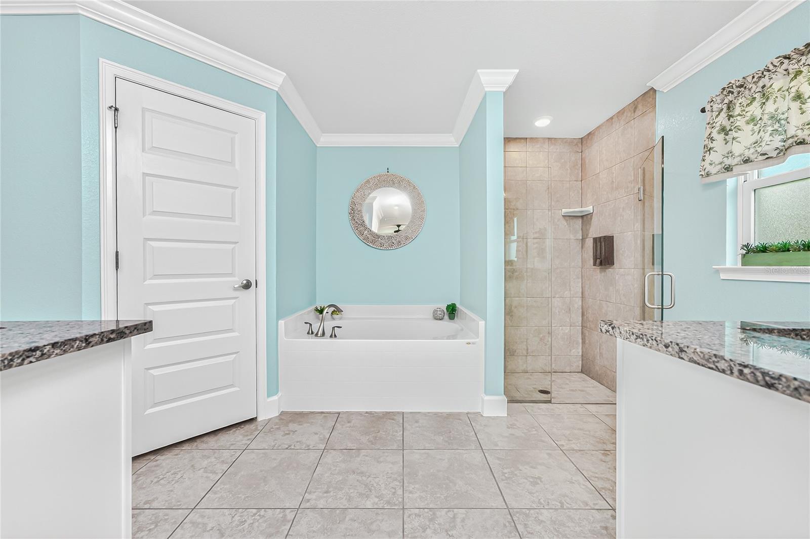 ROTONDA LAKES - Residential