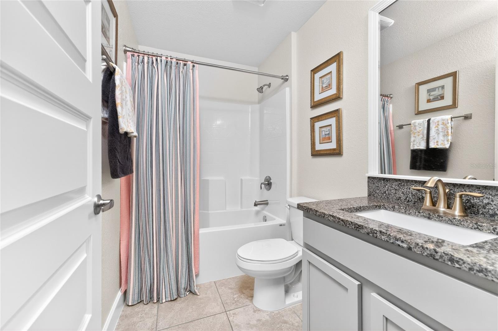 ROTONDA LAKES - Residential