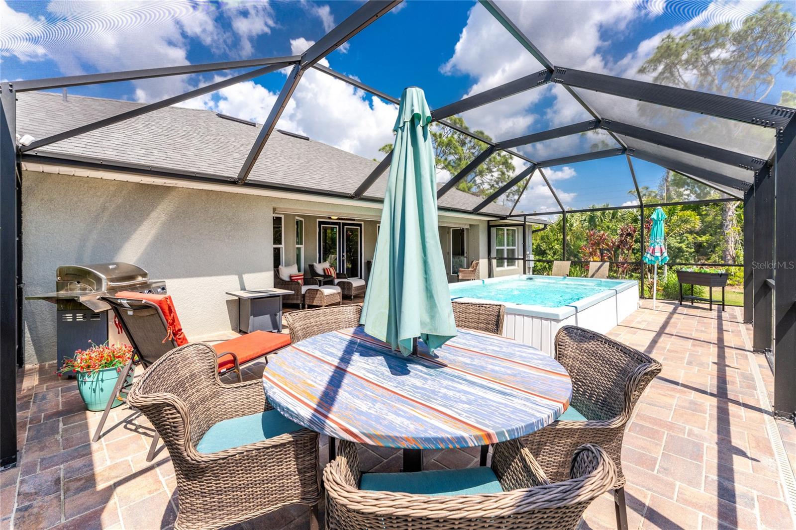 ROTONDA LAKES - Residential