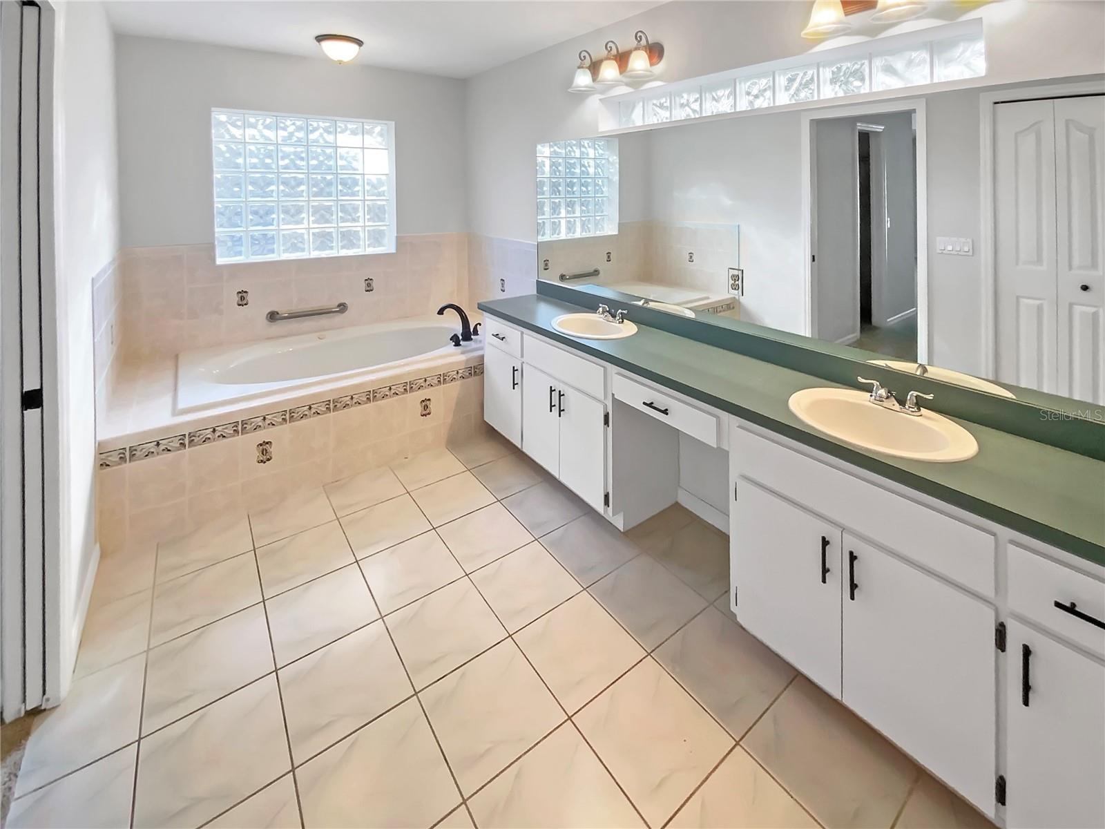 PINE RIDGE UNIT 03 - Residential