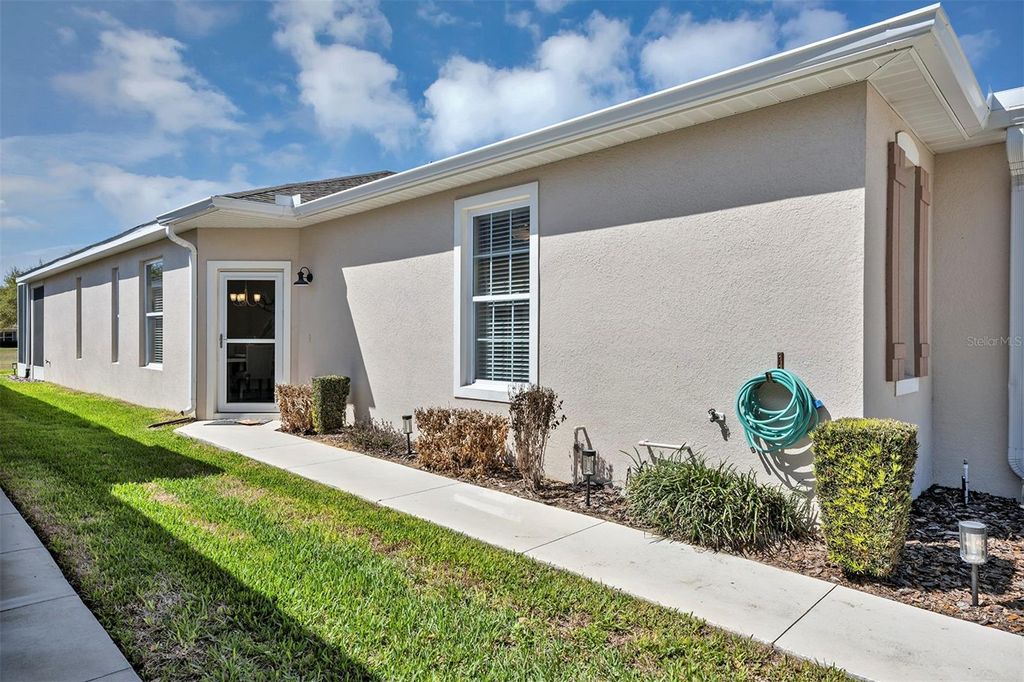 Photo of 26954 White Plains Way, Leesburg, FL 34748 (MLS # G5109589)