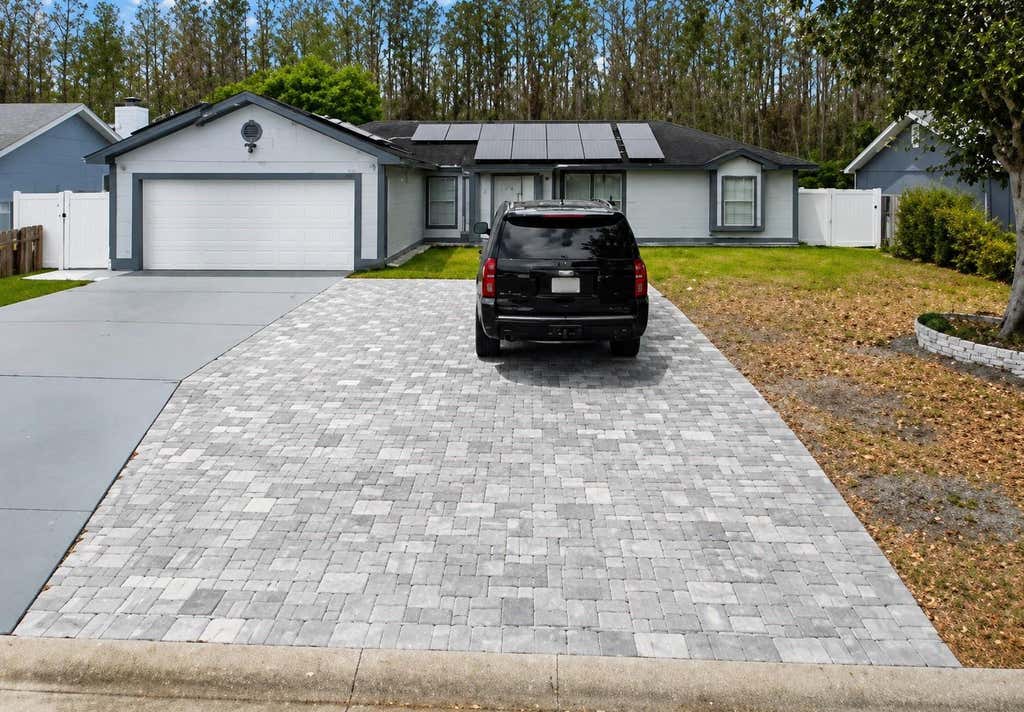 Photo of 310 Silk Oak Drive, Kissimmee, FL 34743 (MLS # S5155692)