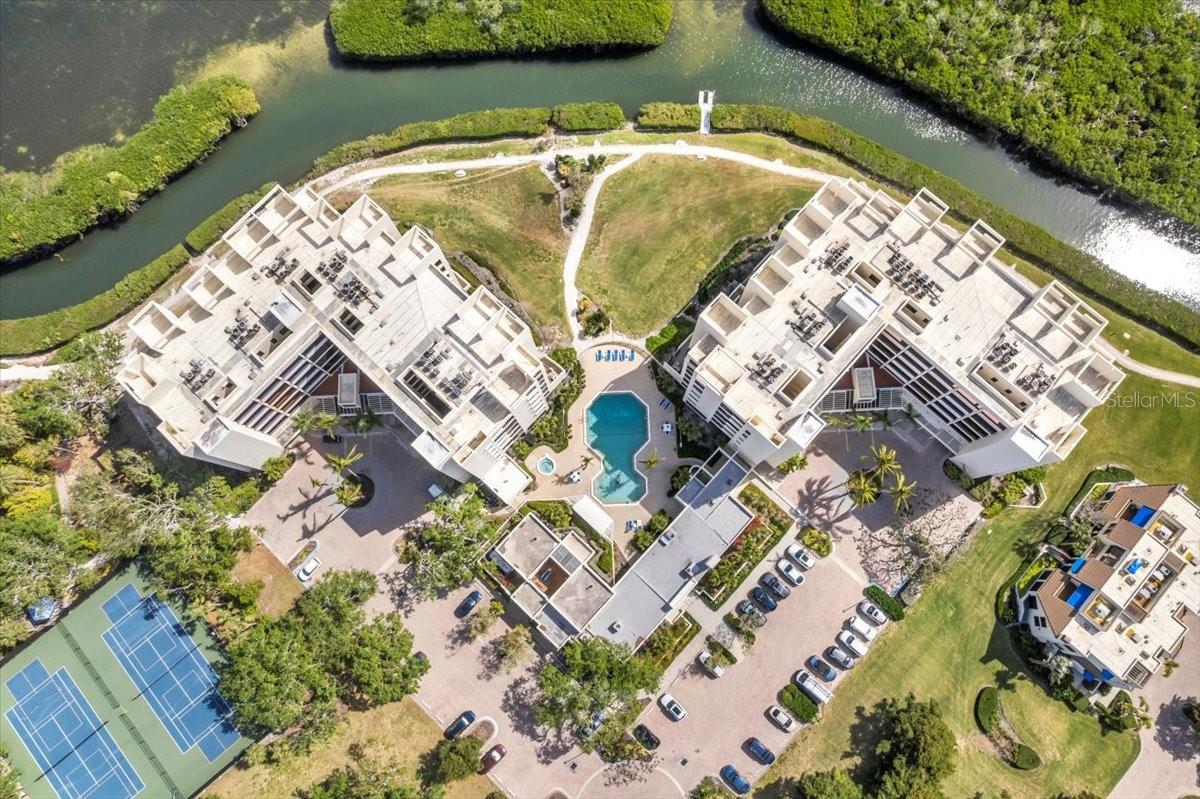 2016 HARBOURSIDE DRIVE 332