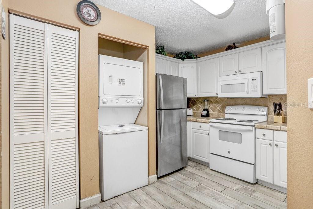 PALM VILLAS CONDO - Residential Lease