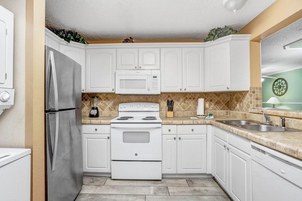 PALM VILLAS CONDO - Residential Lease