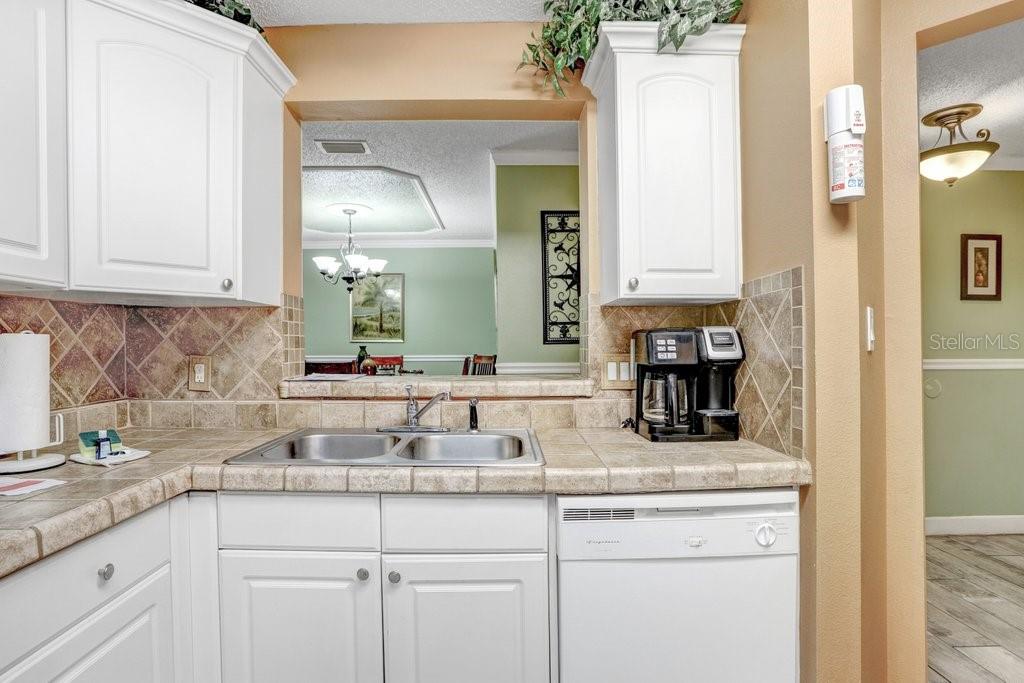 PALM VILLAS CONDO - Residential Lease