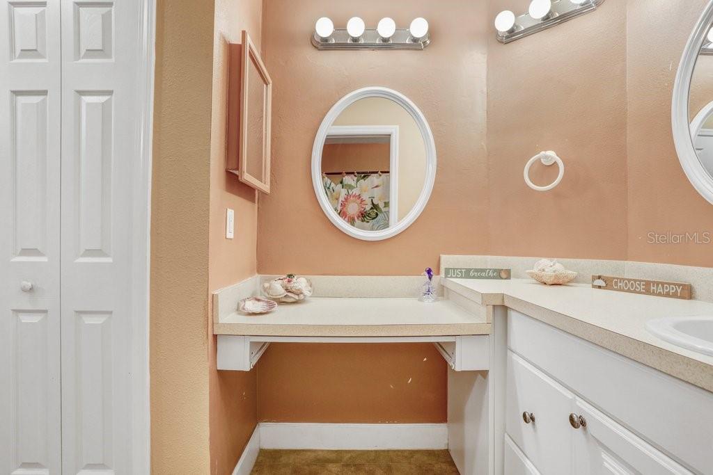 PALM VILLAS CONDO - Residential Lease