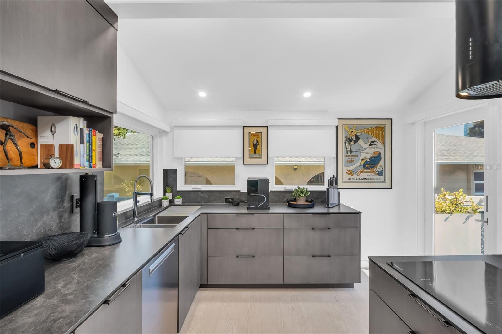 EASLEYS R W ADD - Residential