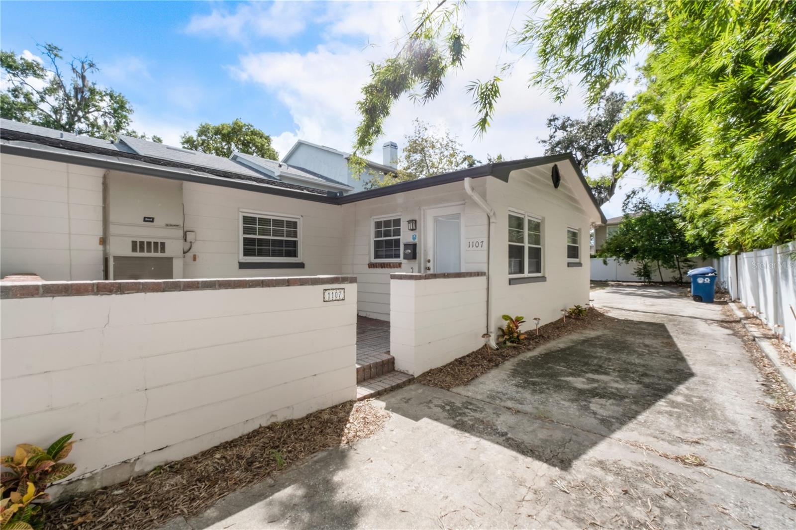 CHEROKEE PARK - Residential Lease