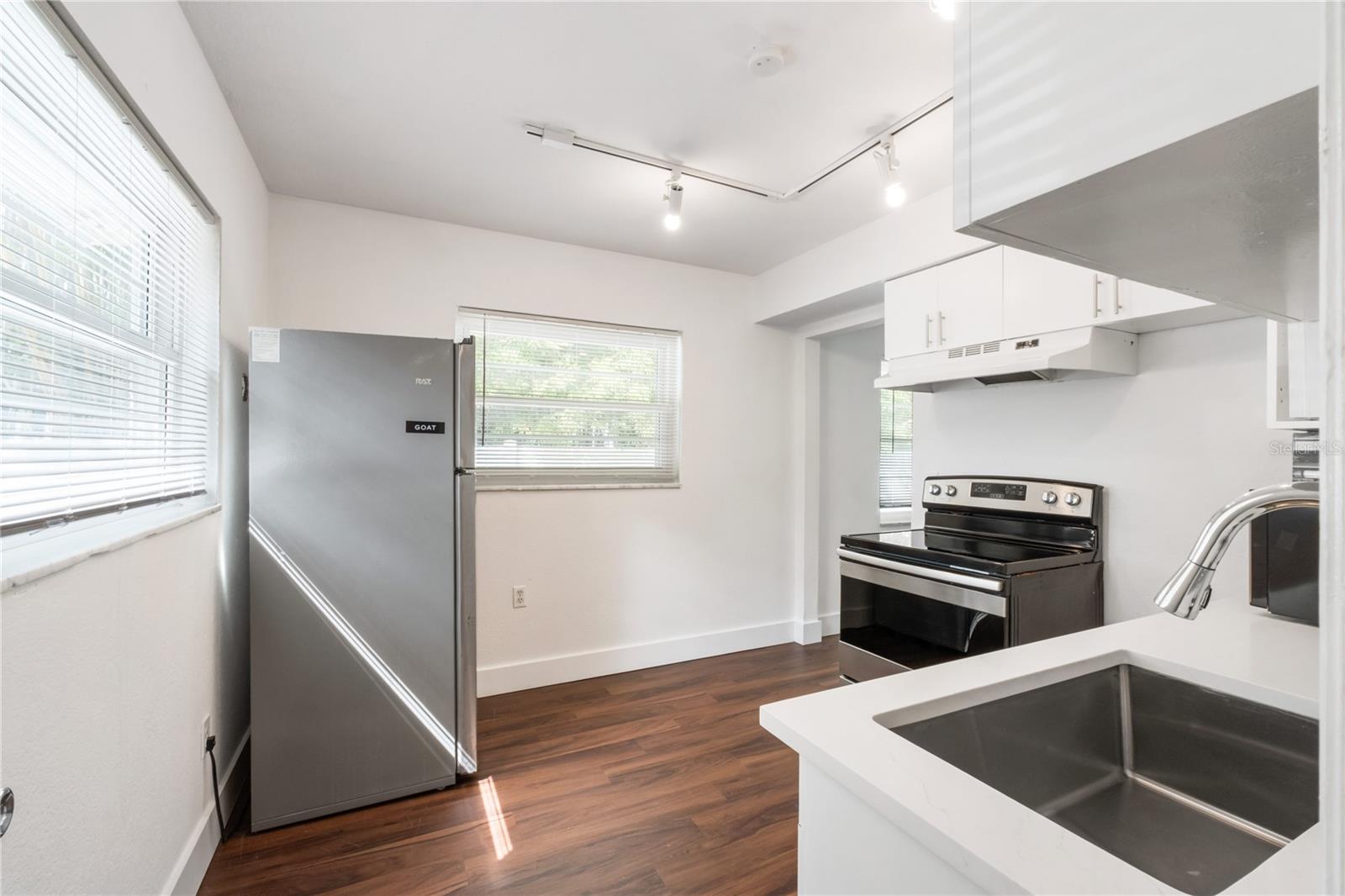 CHEROKEE PARK - Residential Lease