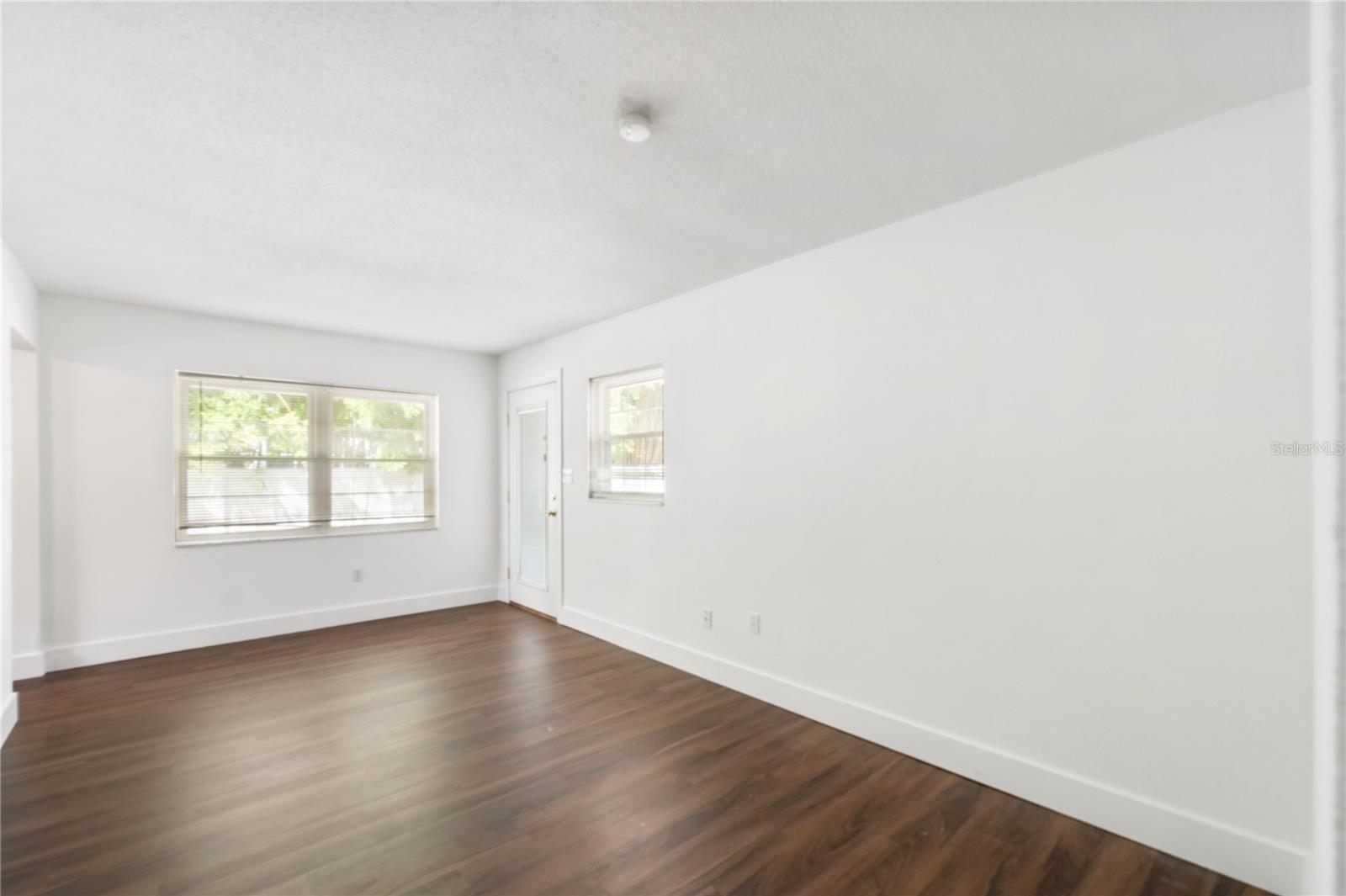 CHEROKEE PARK - Residential Lease