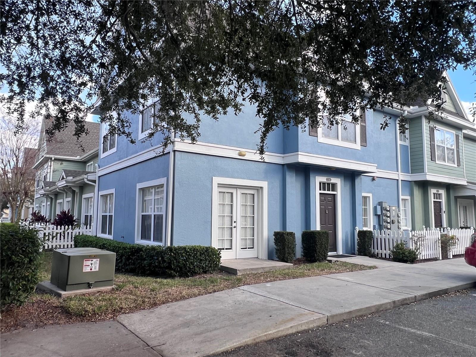 VENETIAN BAY VILLAGES CONDO PHASE 2 CB 7 PGS 26-27 - Residential