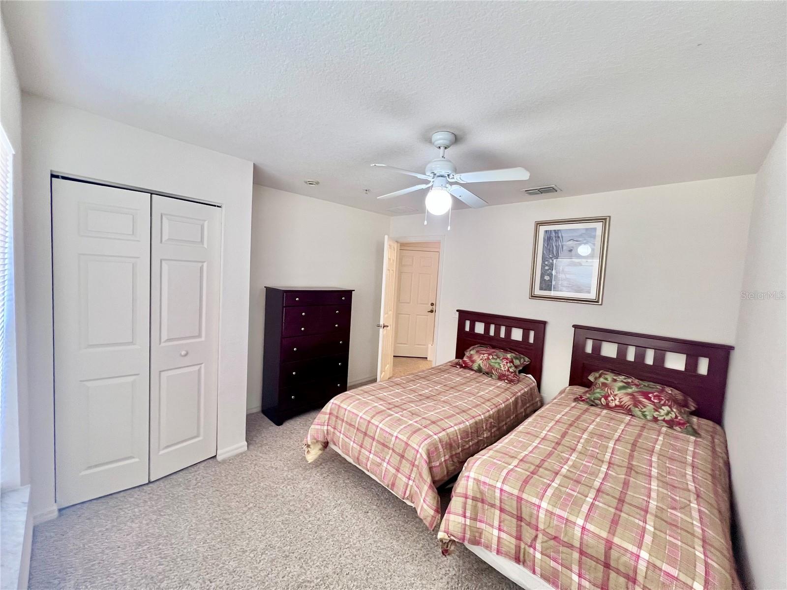 VENETIAN BAY VILLAGES CONDO PHASE 2 CB 7 PGS 26-27 - Residential