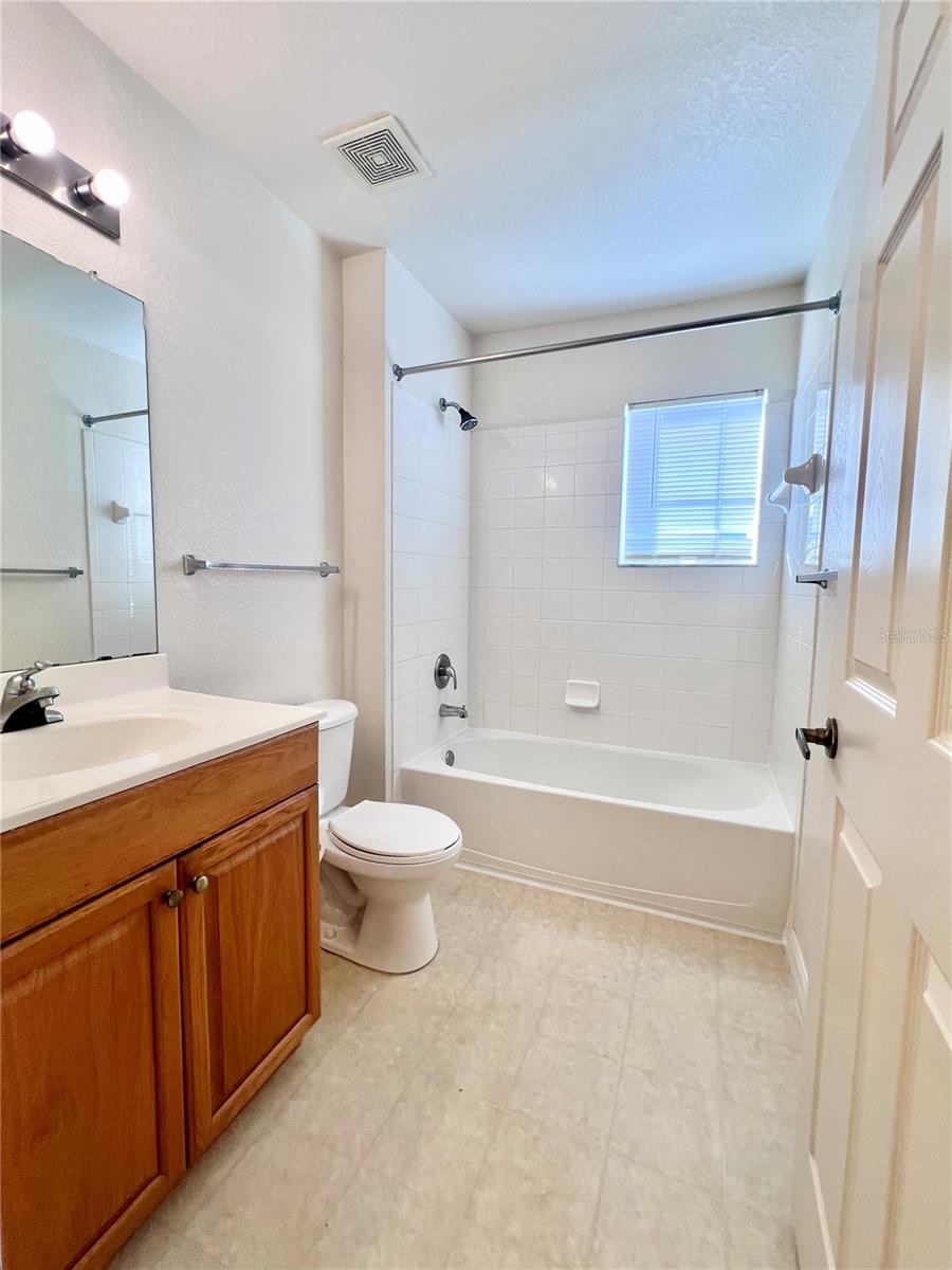 VENETIAN BAY VILLAGES CONDO PHASE 2 CB 7 PGS 26-27 - Residential