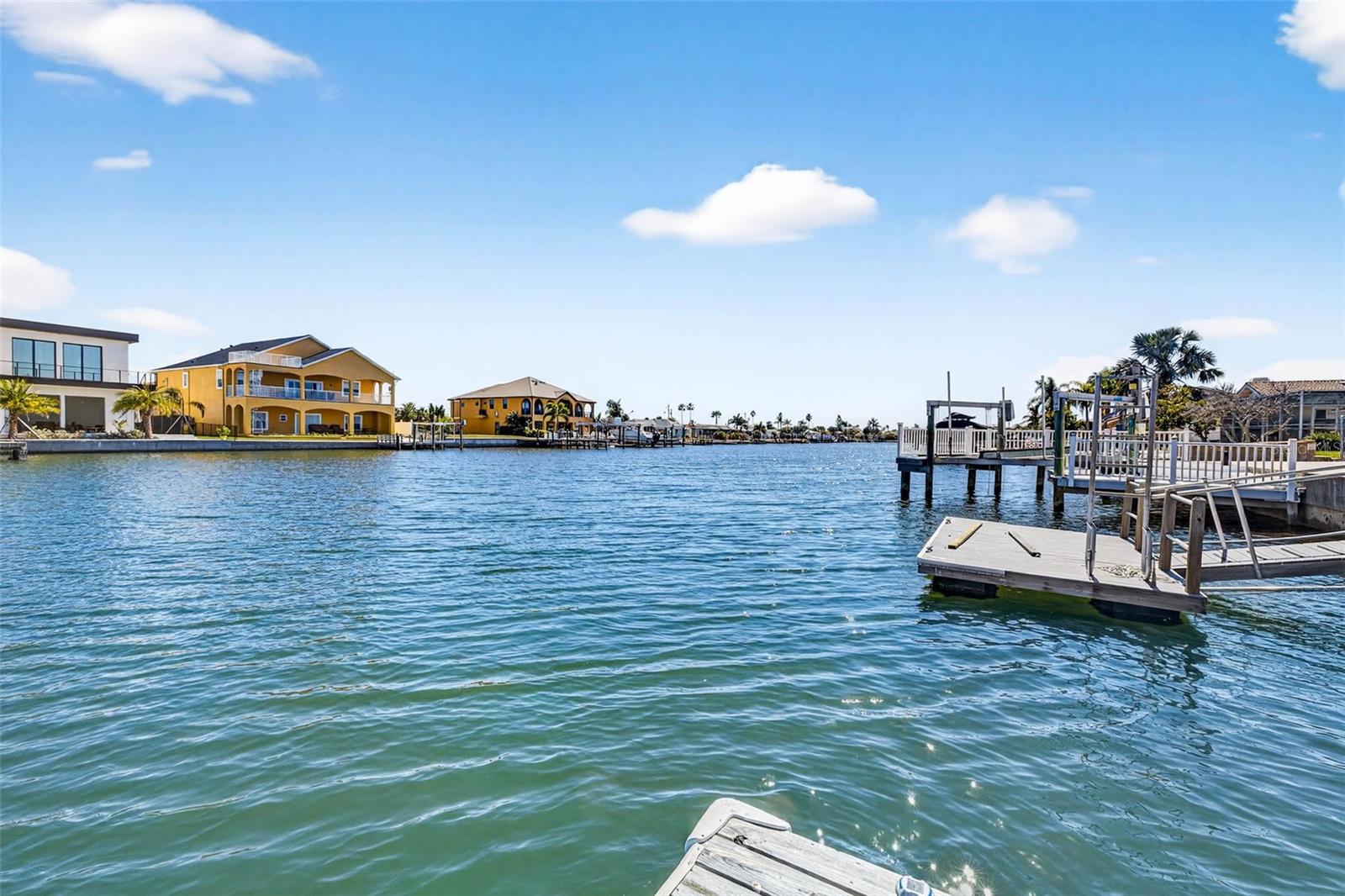 FLOR A MAR - Residential