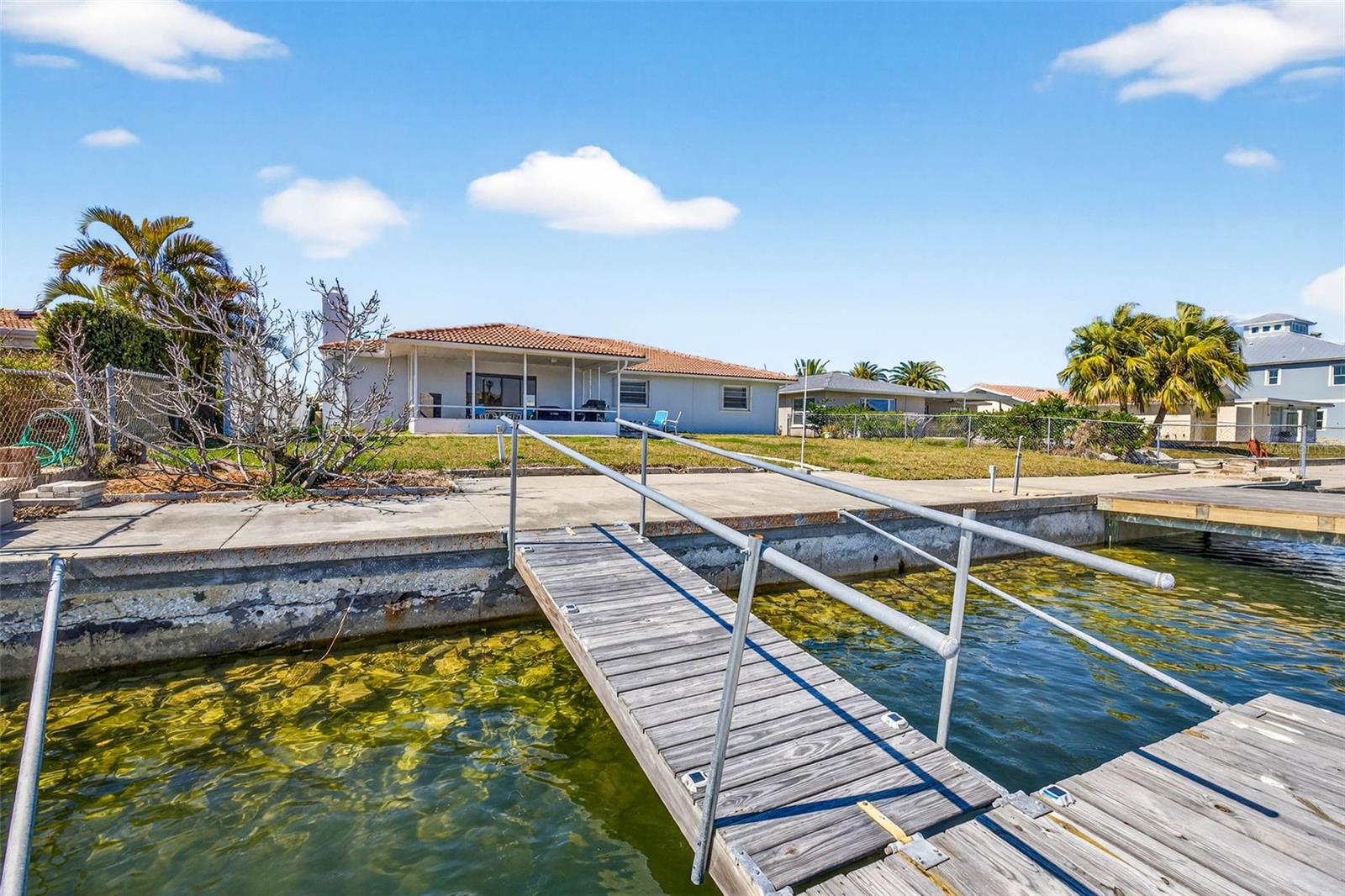 FLOR A MAR - Residential