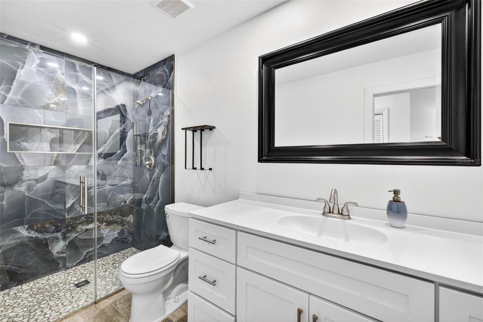 FLOR A MAR - Residential