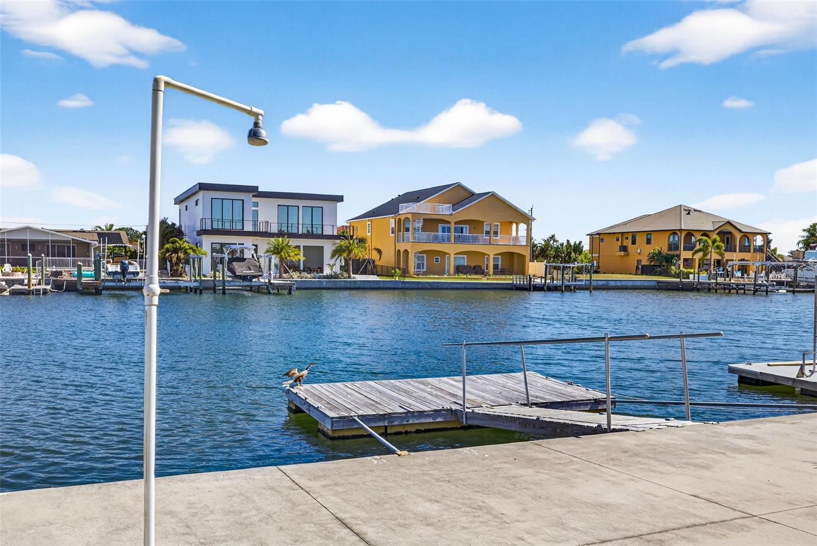 FLOR A MAR - Residential