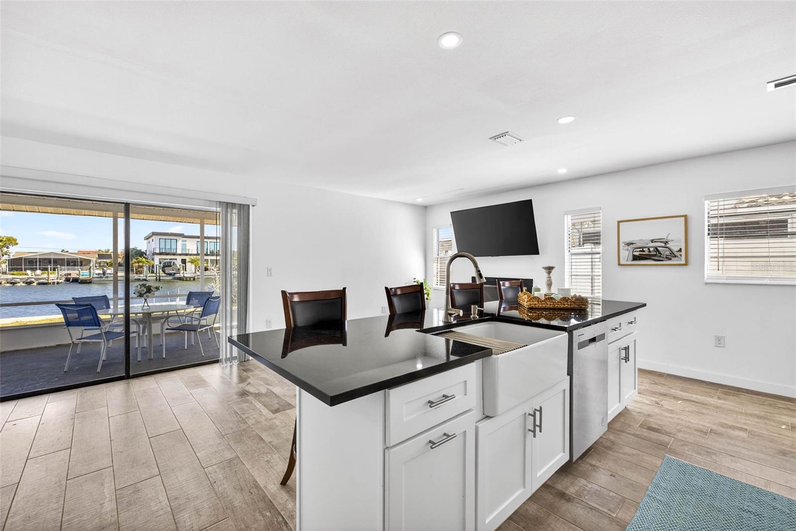 FLOR A MAR - Residential