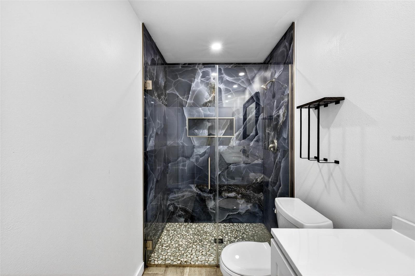 FLOR A MAR - Residential