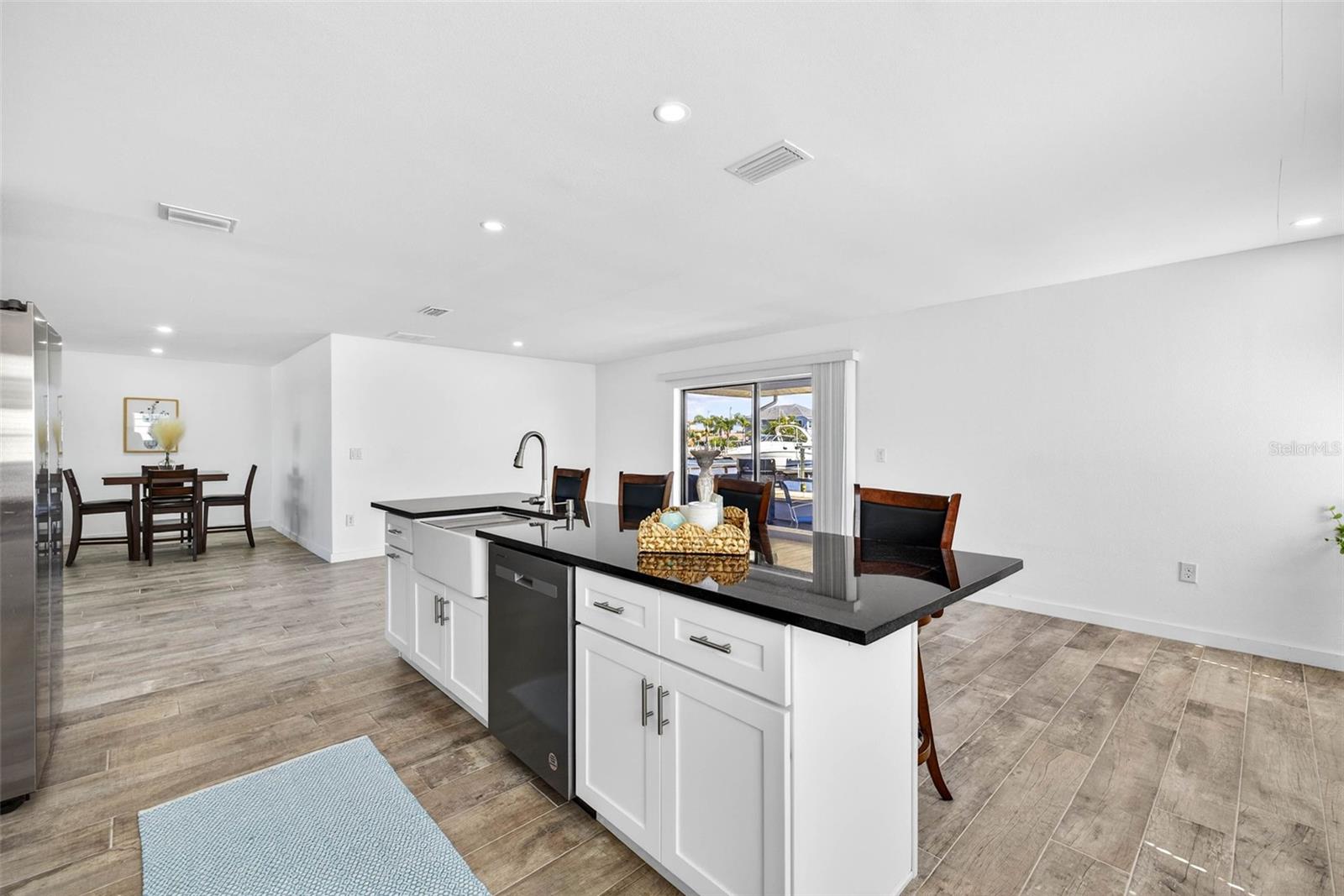 FLOR A MAR - Residential